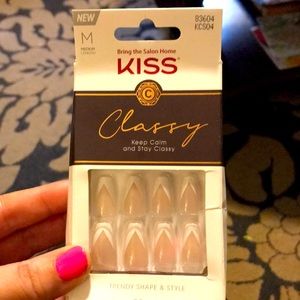 Kiss nails